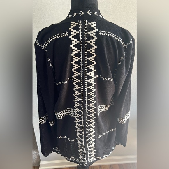 Haute Project Black and White Long Sleeve Cardigans - Picture 4 of 5